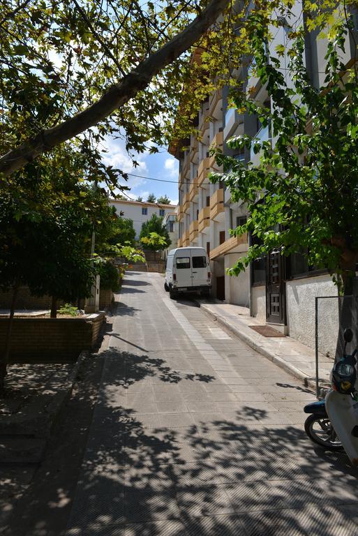 Mideia Hotel Levádeia Buitenkant foto