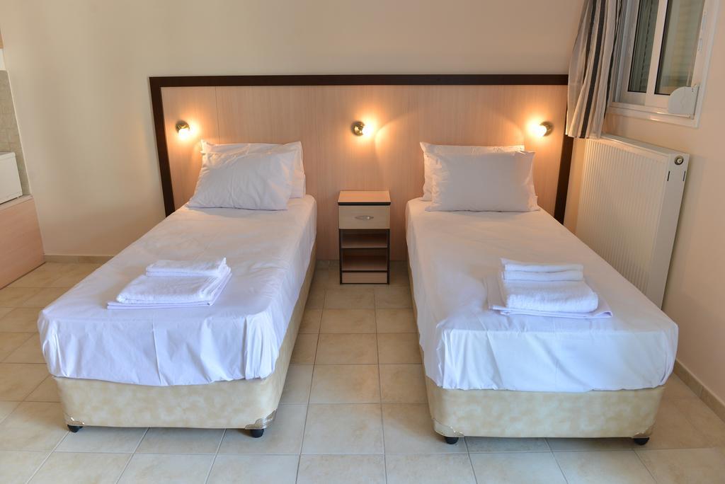 Mideia Hotel Levádeia Kamer foto