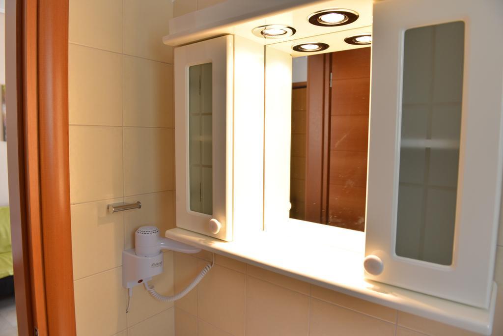 Mideia Hotel Levádeia Kamer foto