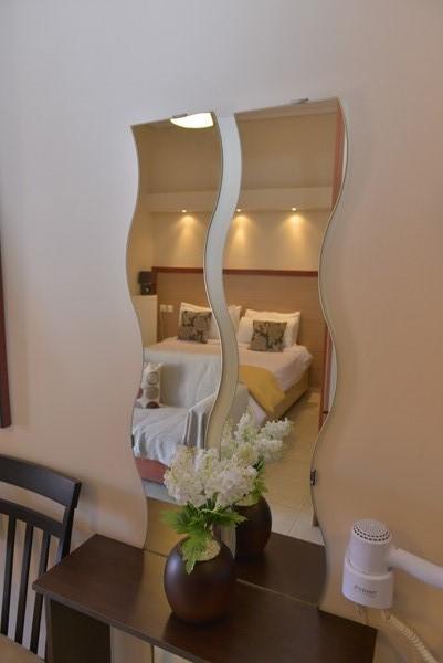 Mideia Hotel Levádeia Buitenkant foto