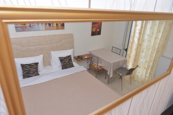 Mideia Hotel Levádeia Buitenkant foto